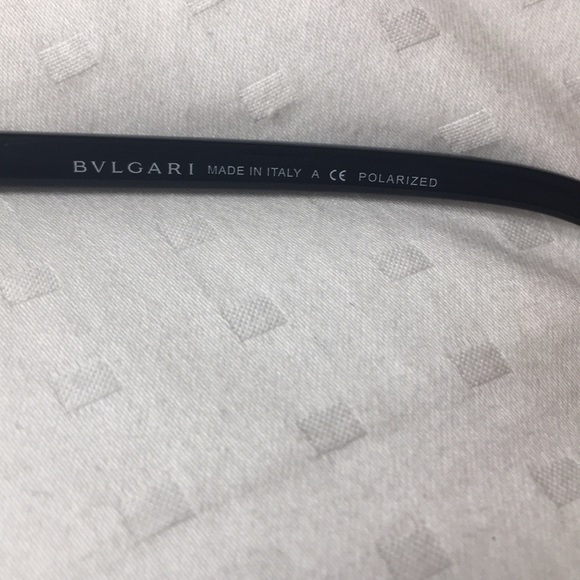 Authentic Bvlgari Black designer sunglasses + Case - Picture 5 of 8